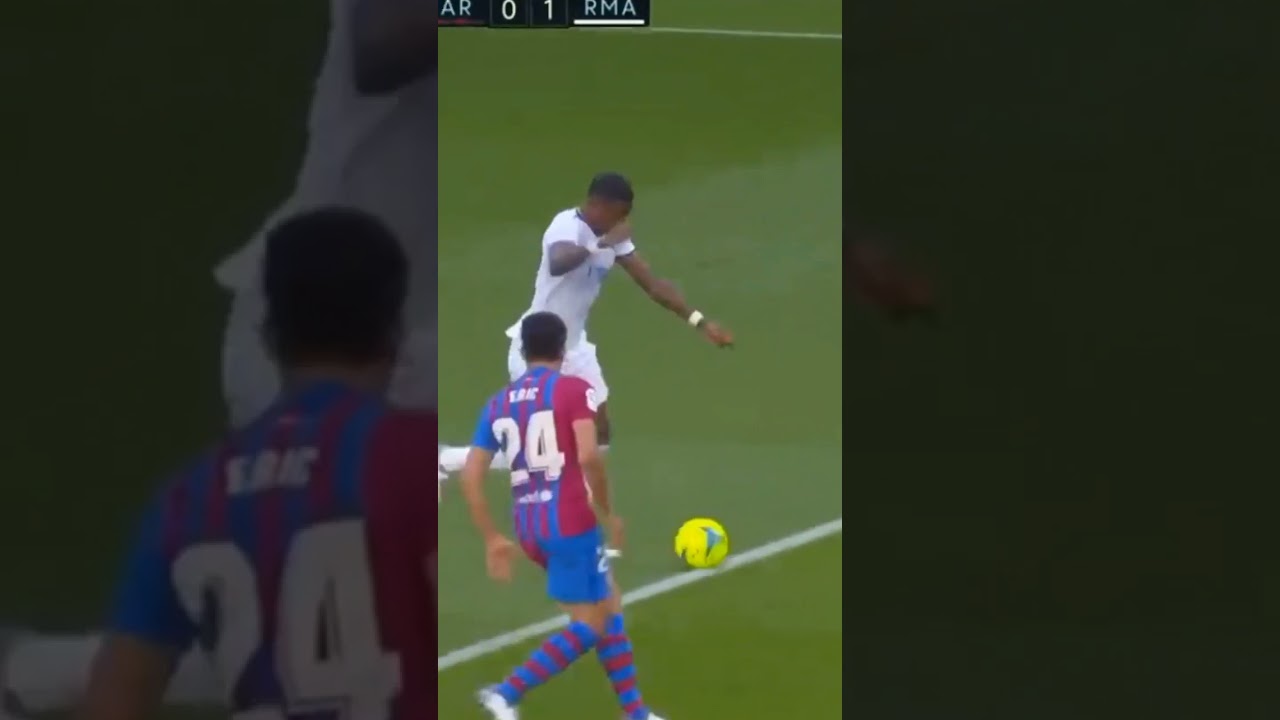 David Alaba 💥 | Barca vs Real #shorts #alaba #barcelona #realmadrid