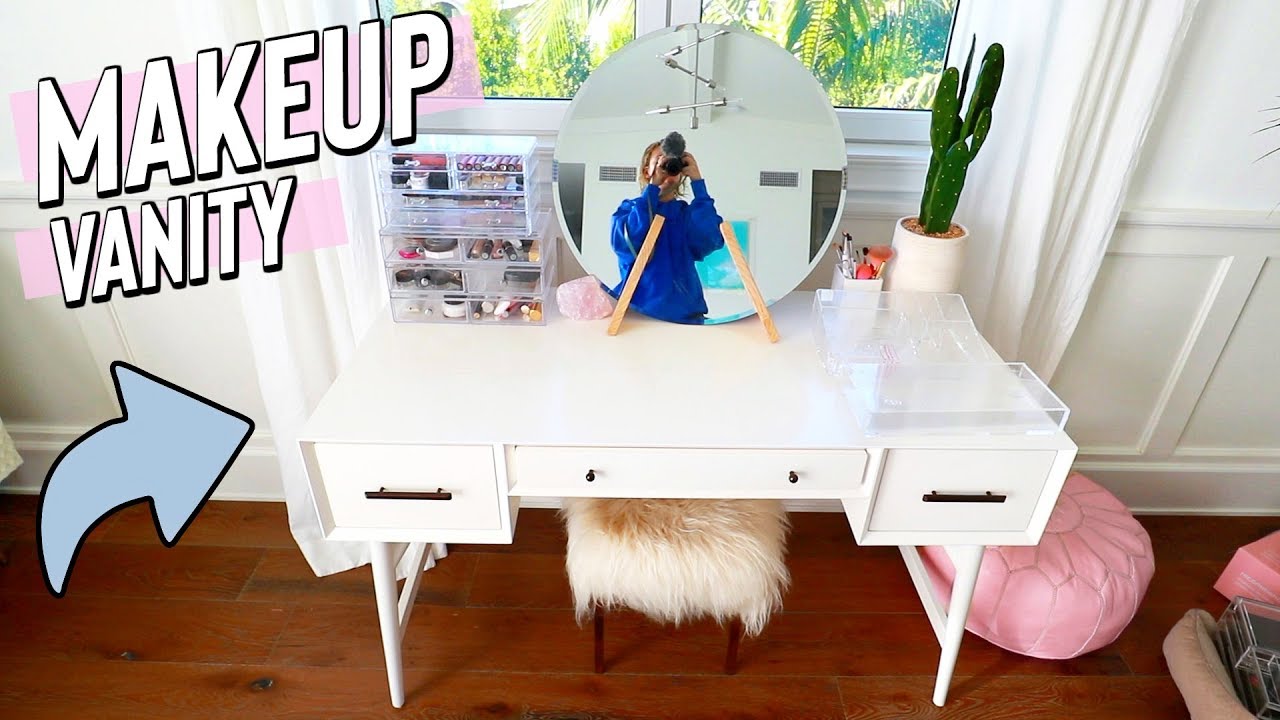 my new makeup vanity!!