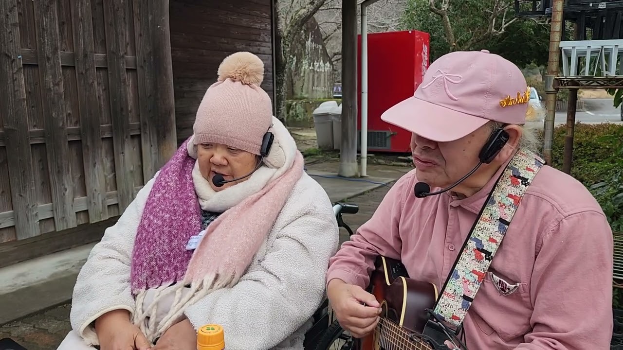 Swingy ｢星降る街角｣(敏いとうとハッピー&ブルー) ｢ブルーシャトウ｣(ジャッキー吉川とブルーコメッツ)