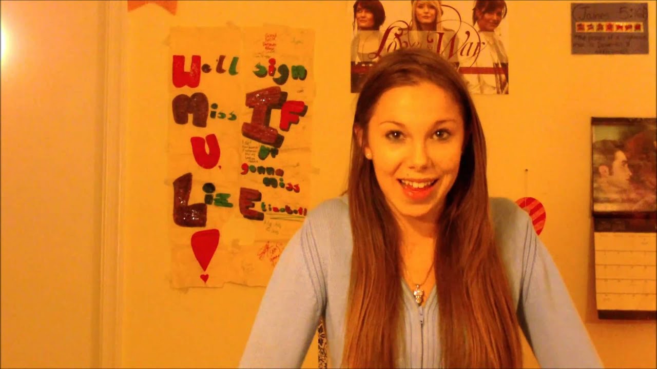 SIGNS A GIRL LIKES YOU!!!