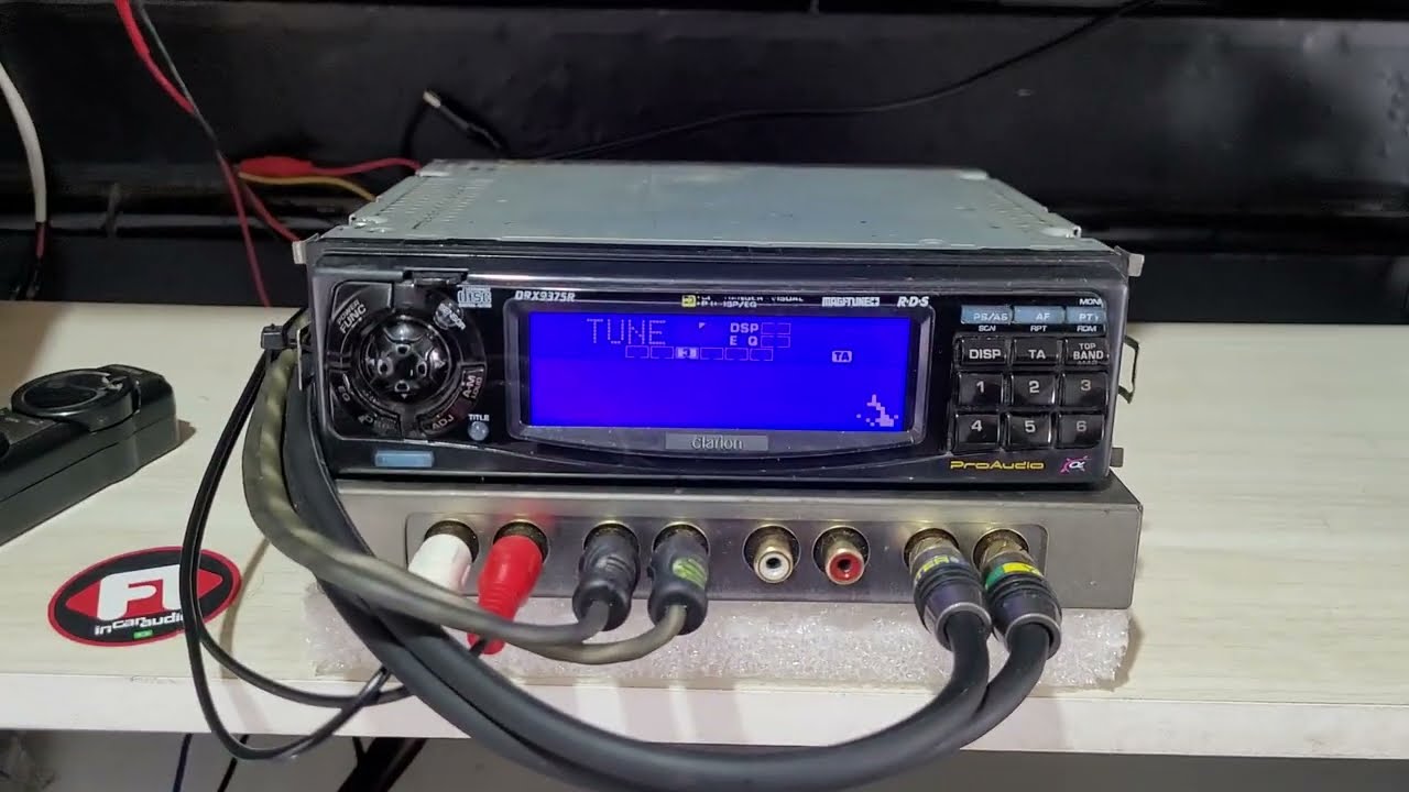 Clarion DRX9375R + Phoenix Gold ZX450 v.2
