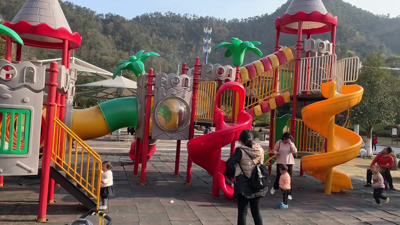 How to assembly a outdoor playground equipment?