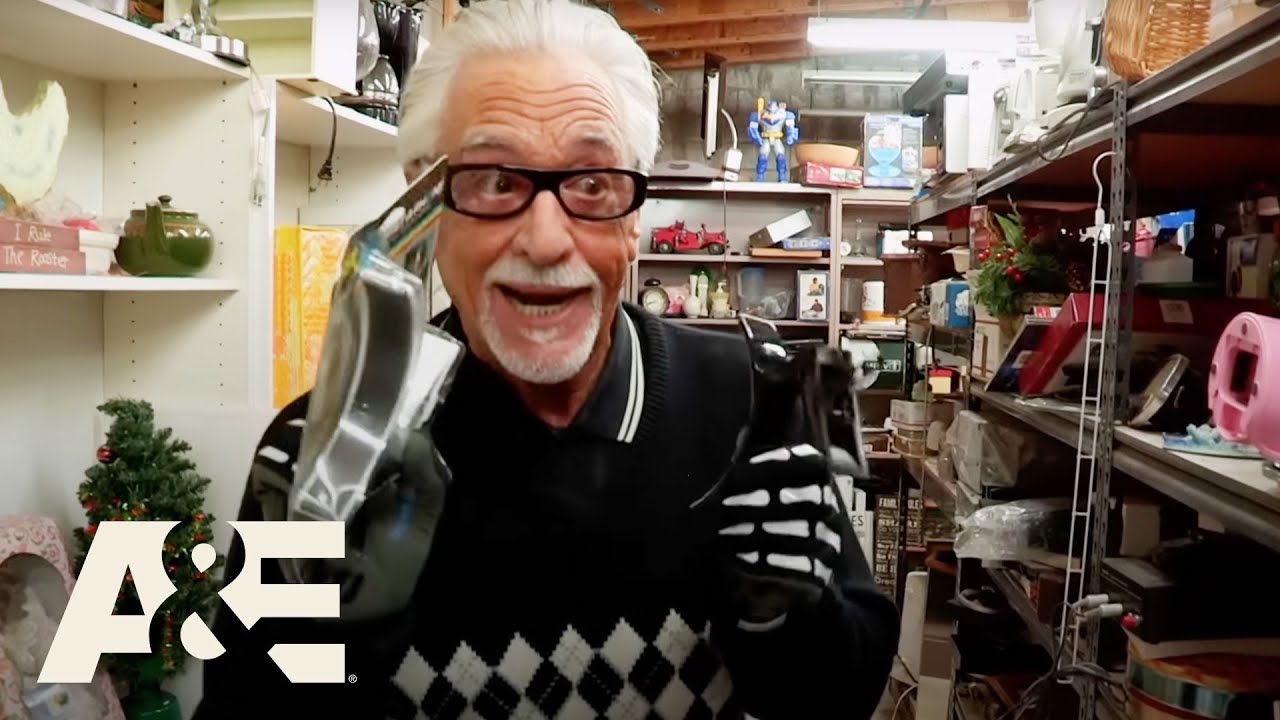 Storage Wars: Barry Tours Ivy's Store 