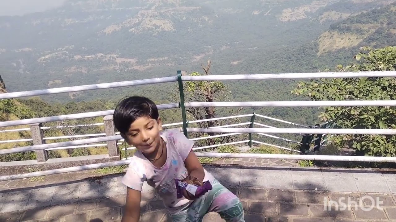 माळशेज घाटातील निसर्ग रम्य वातावरण आणि आमच्या चिऊ ताईची बडबड