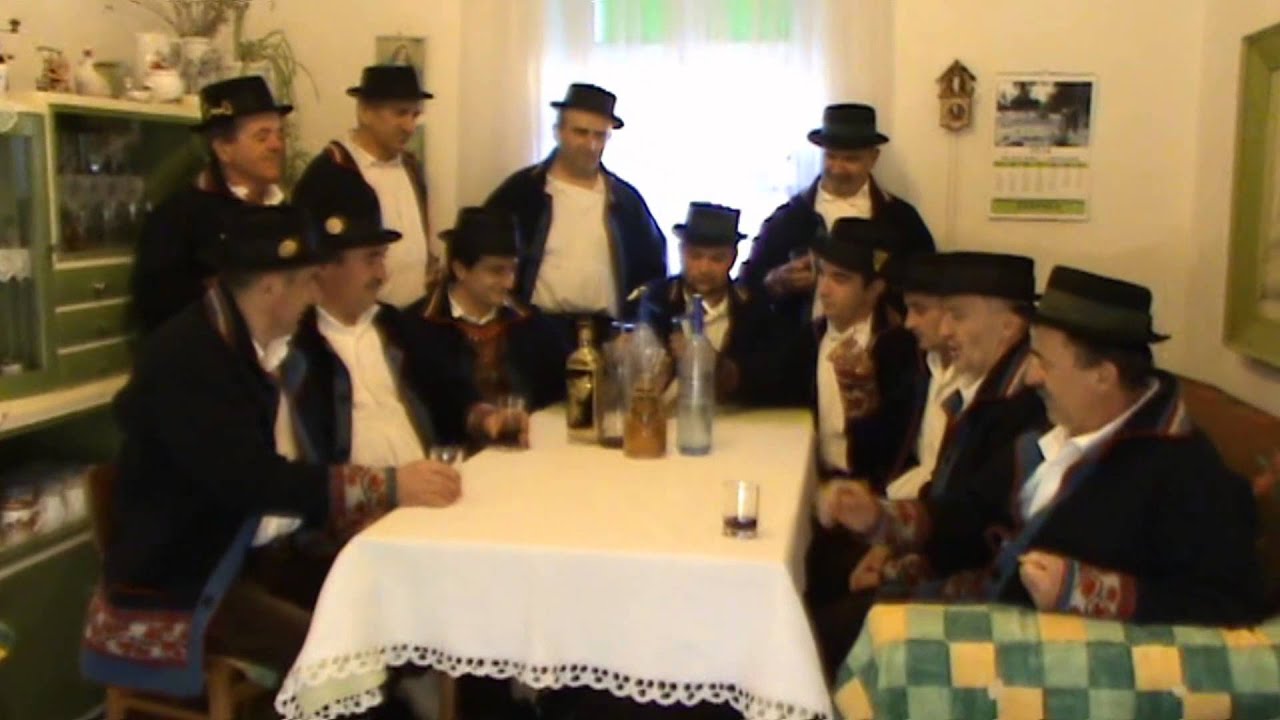 Sastale se baće kraj astala,Baće,Tenja