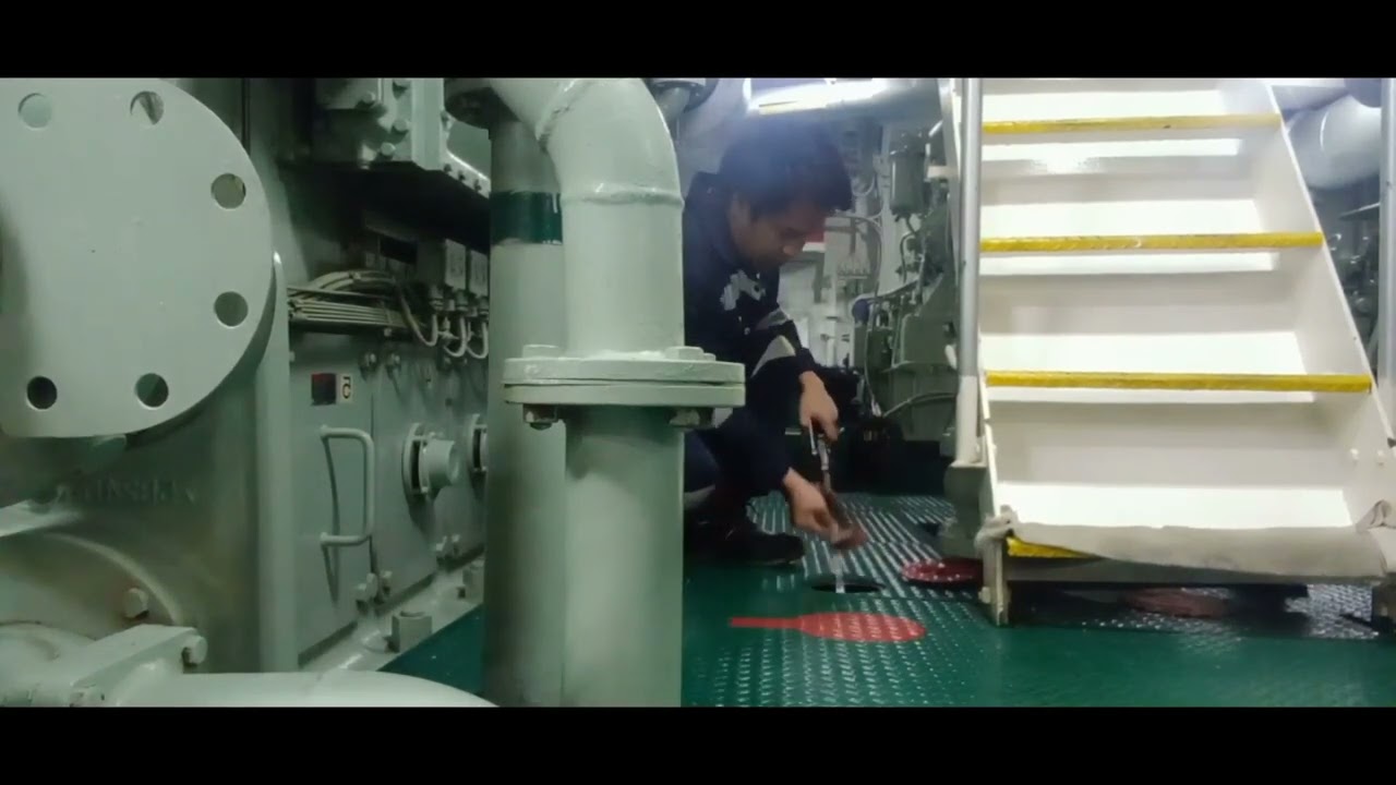 Duty as an Oiler|Transfering F.O Mtug| #Assisting tug life