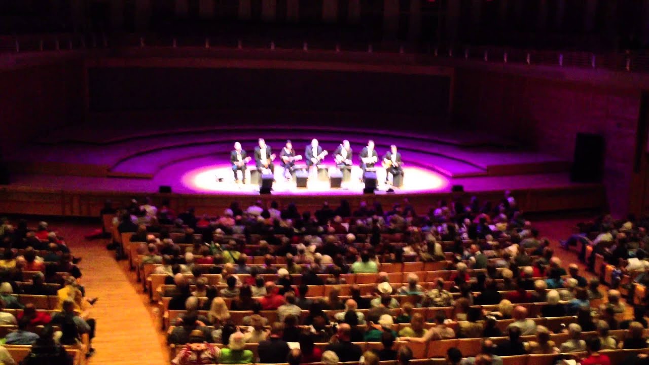 Ukulele Orchestra of Great Britain - Audience participation 