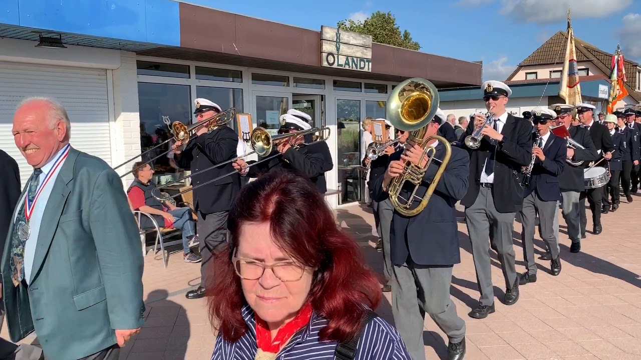 Fischerbudentreff Dahme 2019 - Abmarsch des Festzuges am 8.9. auf der Promenade Richtung Südstrand
