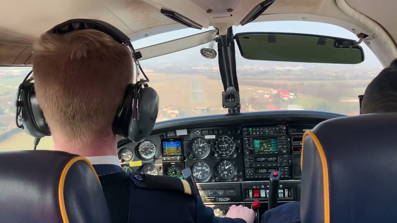 Piper 28 181 Archer landing at Torino Aeritalia [LIMA]