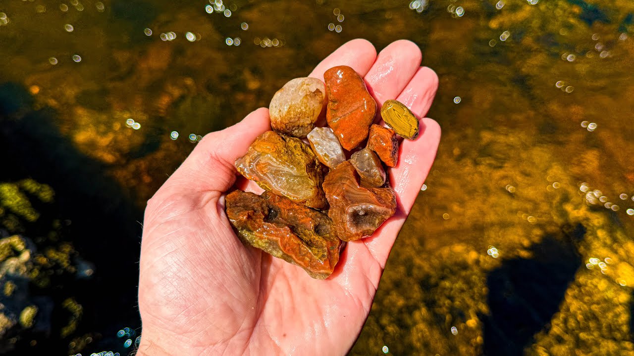 Finding agates in a river! (Rockhounding)