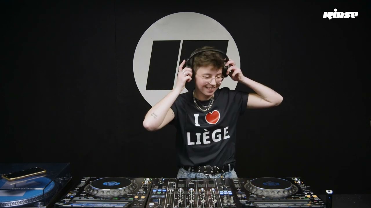 Eclipse Tribez invite LAURAVIOLI (DJ set) | Rinse France