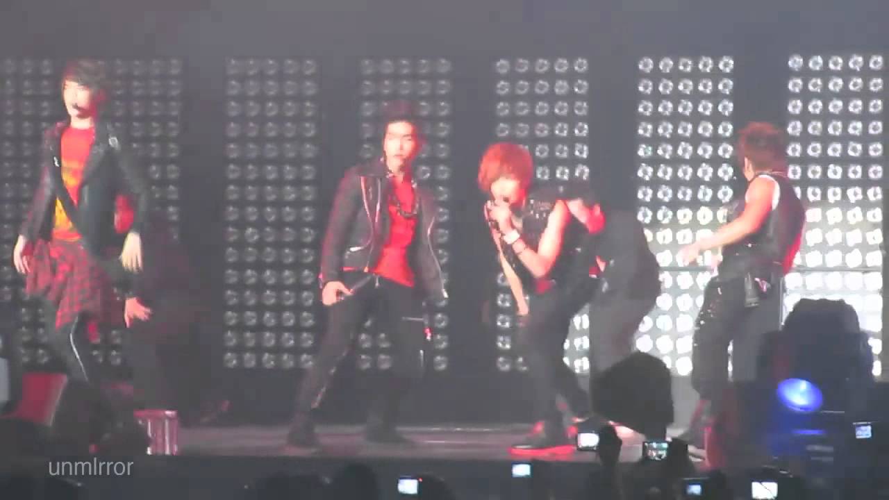 [fancam] 110611 SHINee - Ring Ding Dong @ SM Town Paris