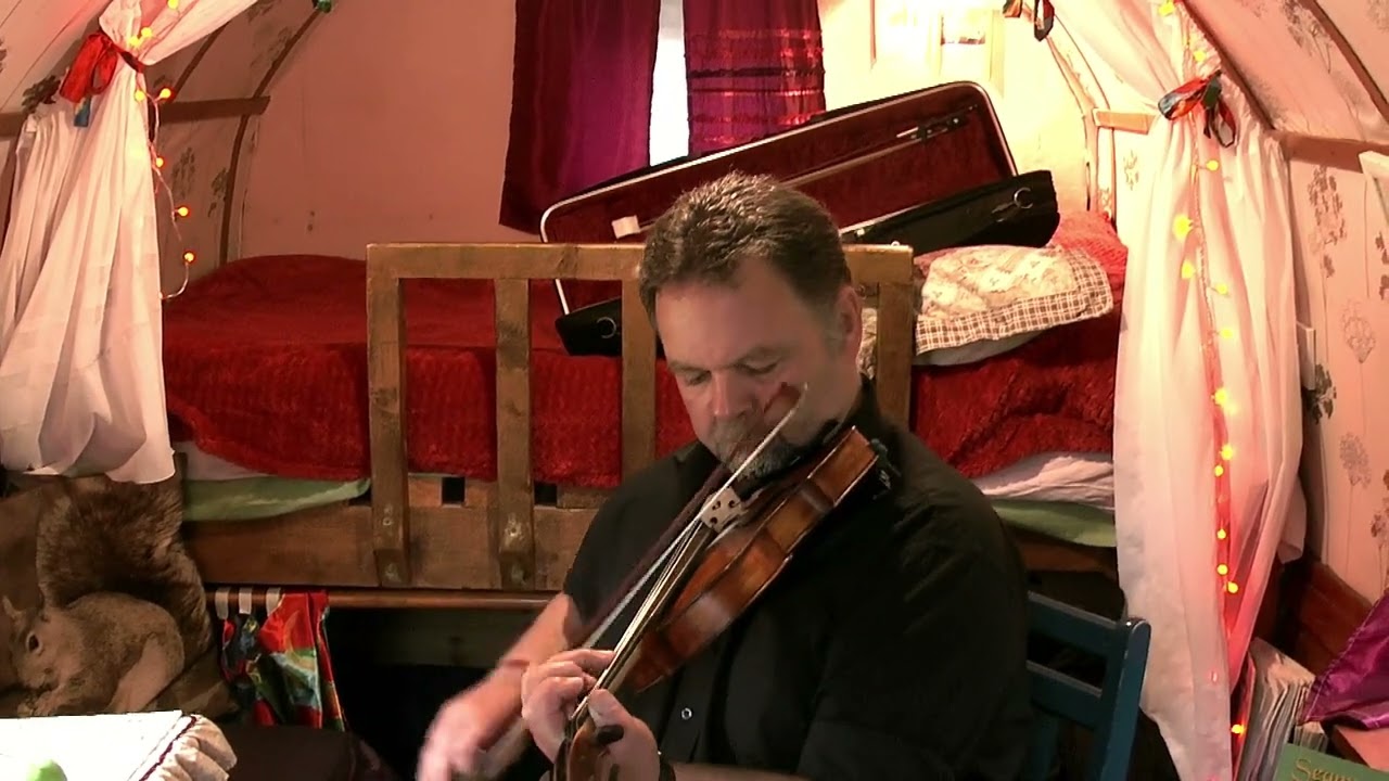 Fiddler Seamus Gibson with a Reel Set (Mc Farley's and The Gooseberry Bush) for Gypsy Wagon TV