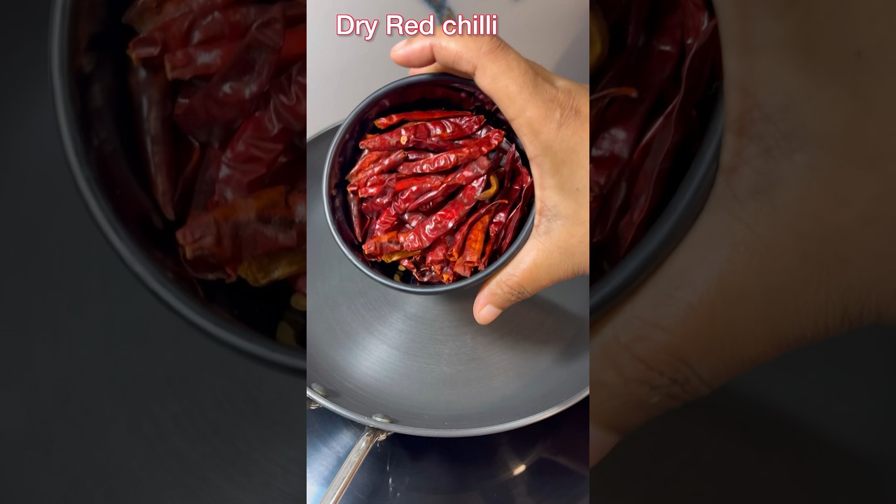 Easiest Homemade Chilli Flakes recipe in 2mins /How to make Chilli flakes #foodshorts #shorts