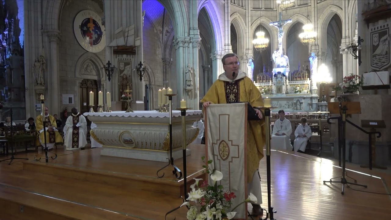 Homélie pour la Solennité de la Trinité A par le f. Thibaut du Pontavice
