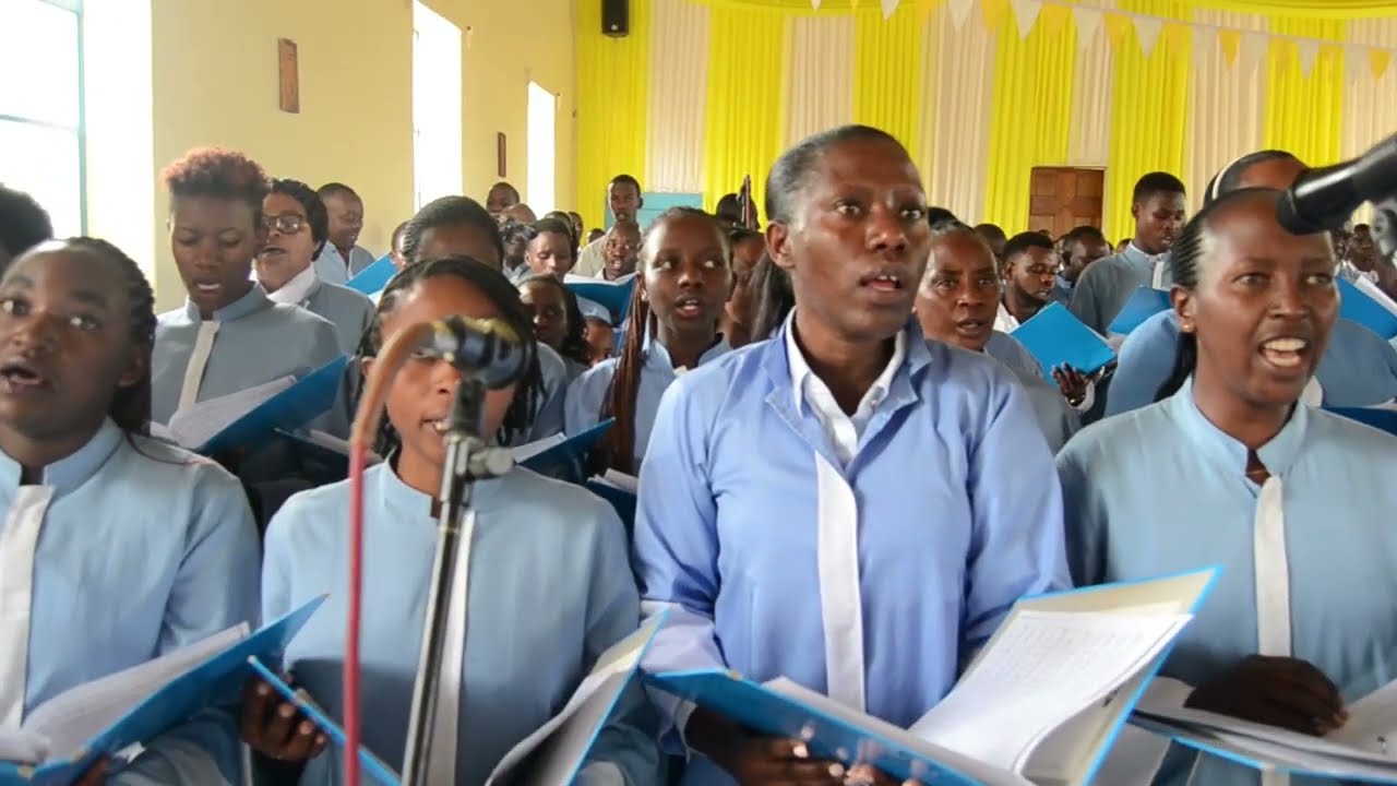 ROHO WA NYAGASANI YA HABYARIMANA A.  yaririmbwe na Chorale IJURU mu Missa ya PENEKOSITI 2025