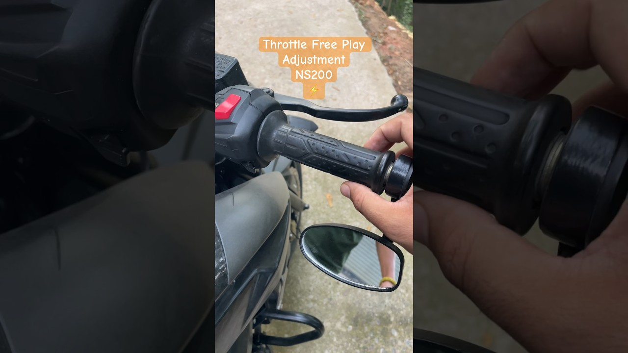 NS 200 Throttle free play adjustment⚡️| #ns200 #repairing #himachalpradesh #blackbeast #bajaj