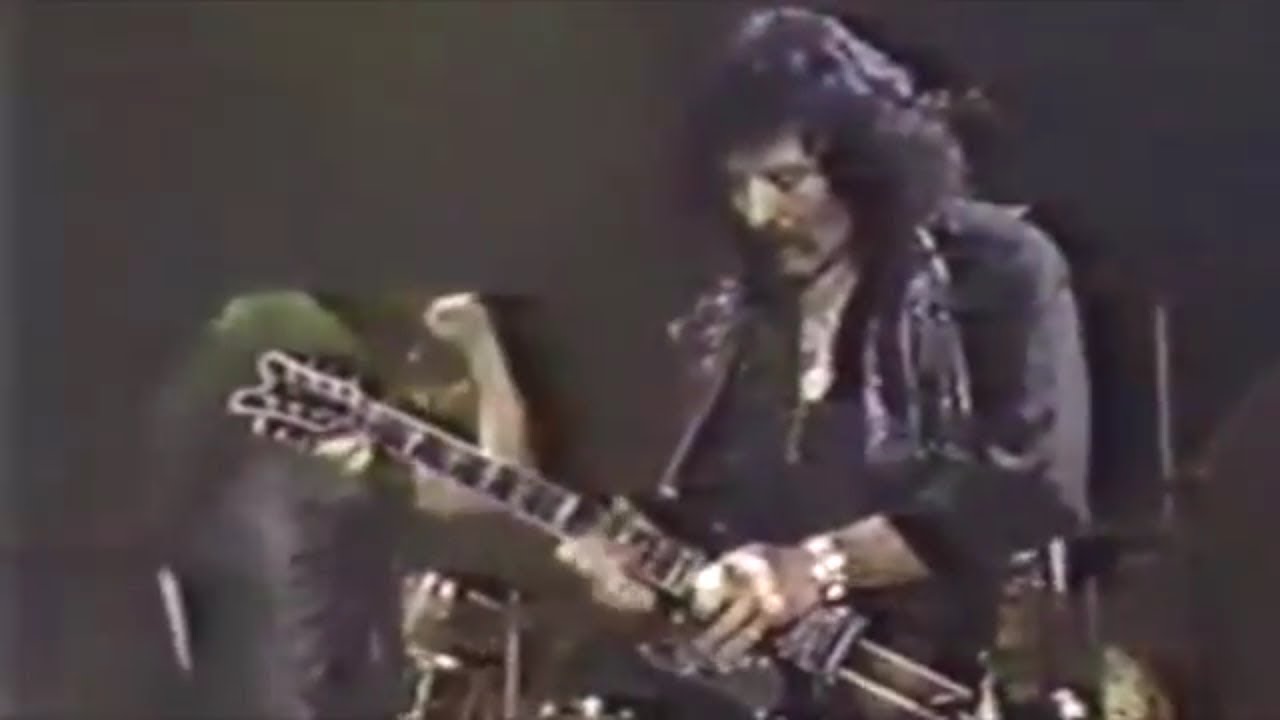 Black Sabbath - Zero The Hero (Video)(Full Song Version)(1983)