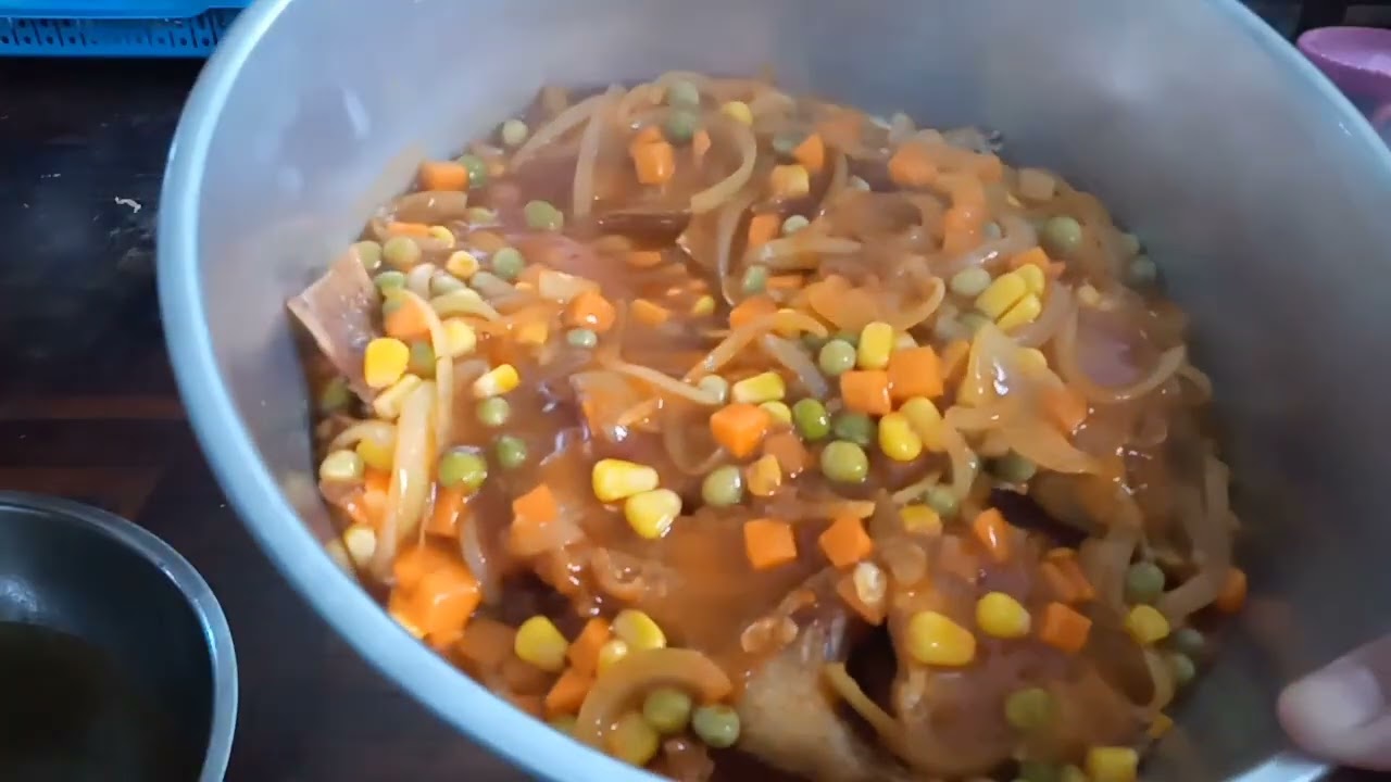 Special sikit menu pagi harini//ikan merah masak sos//ayam masak Kari//daun melinjo sup 