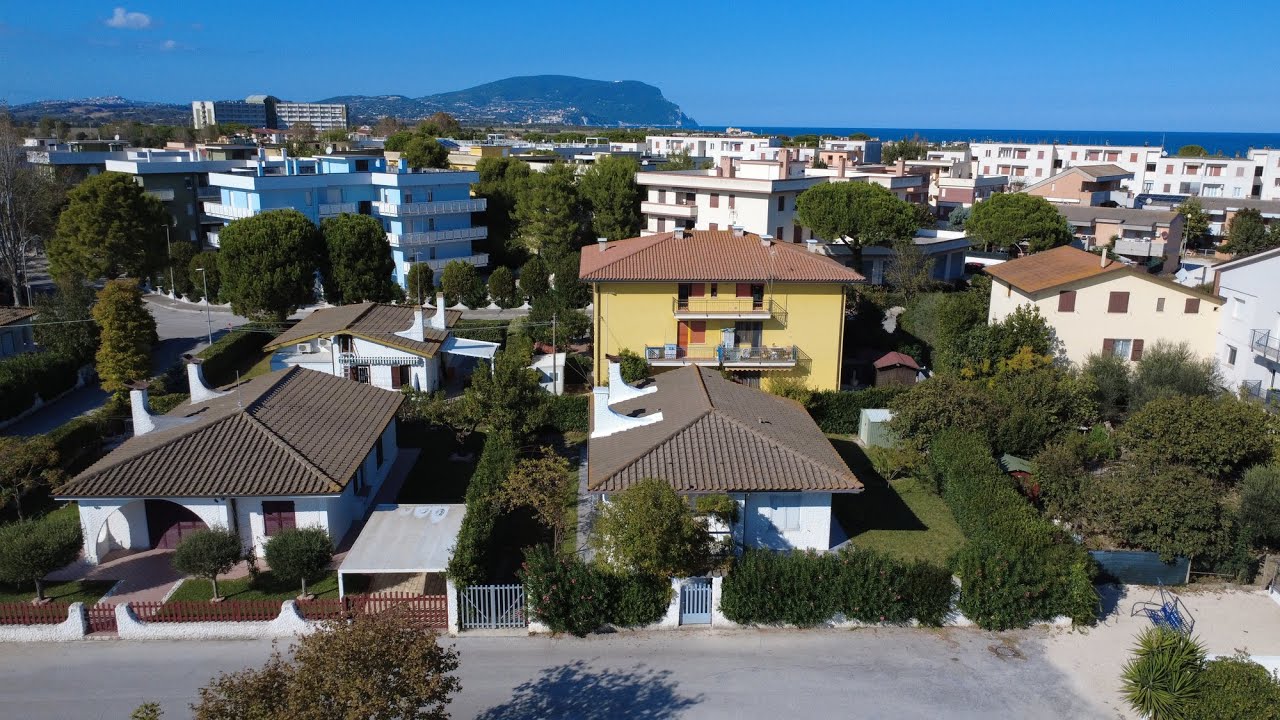 VILLA SINGOLA CON GIARDINO