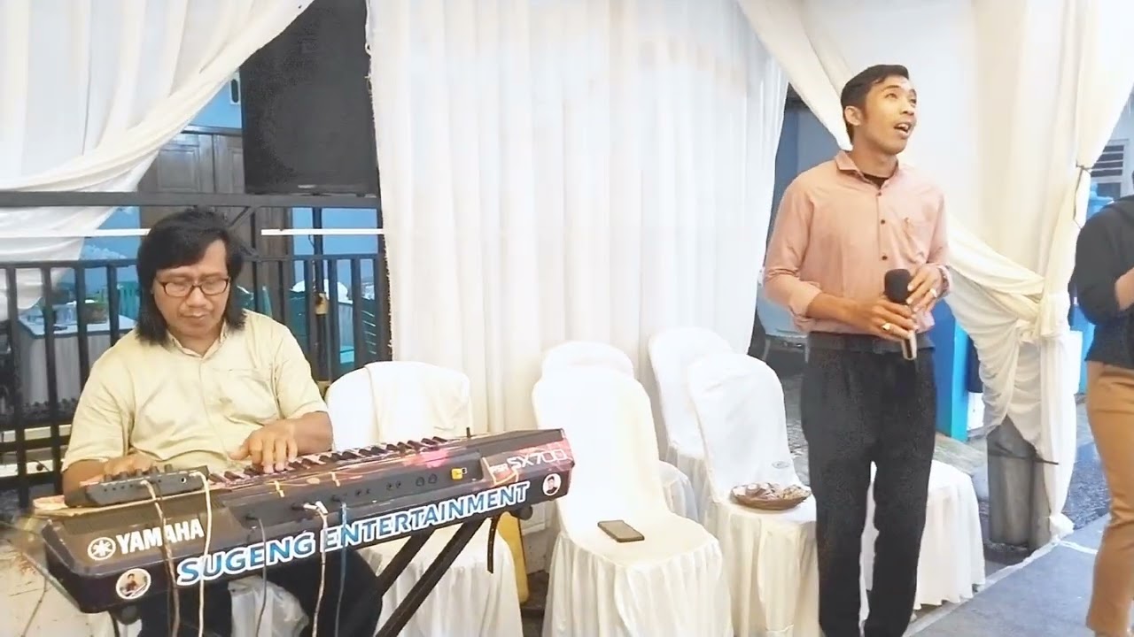 PERTEMUAN Cipt. H. Rhoma lrama Vokalis Yosi & Putra di Nikahnya Agung & Dita Mewek Purbalingga