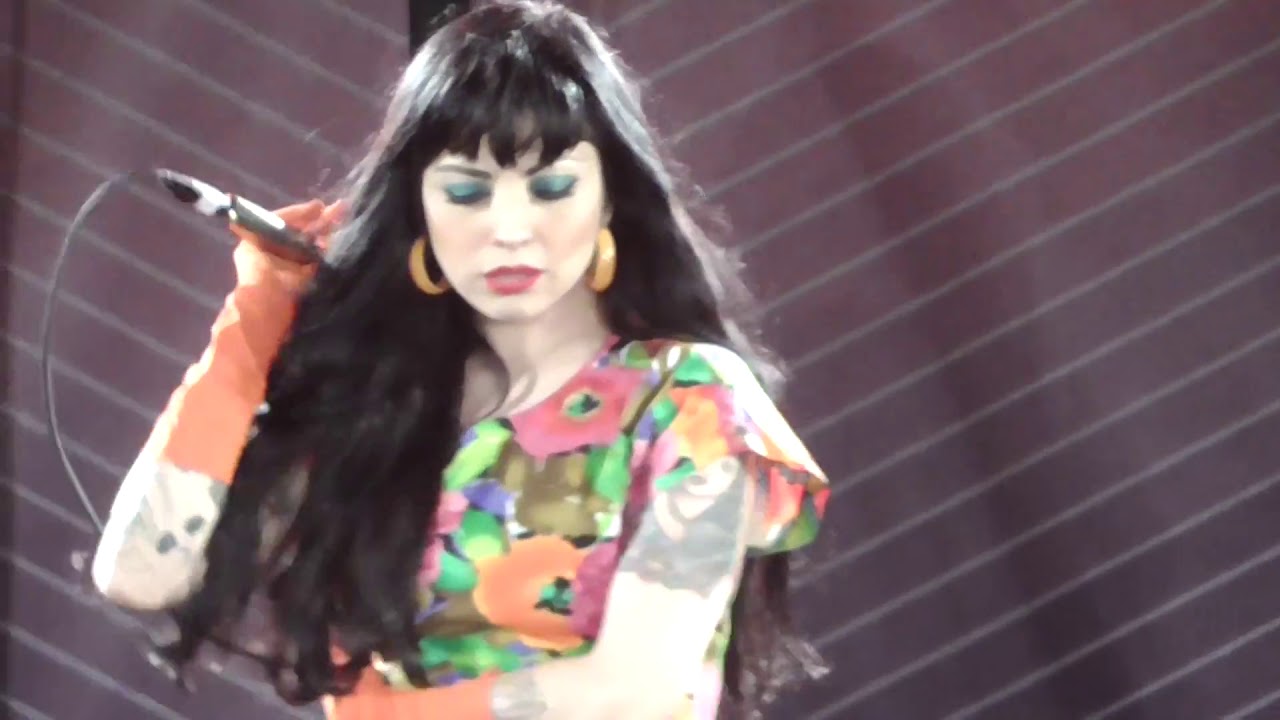 Mon Laferte / Tormento / Santa Monica