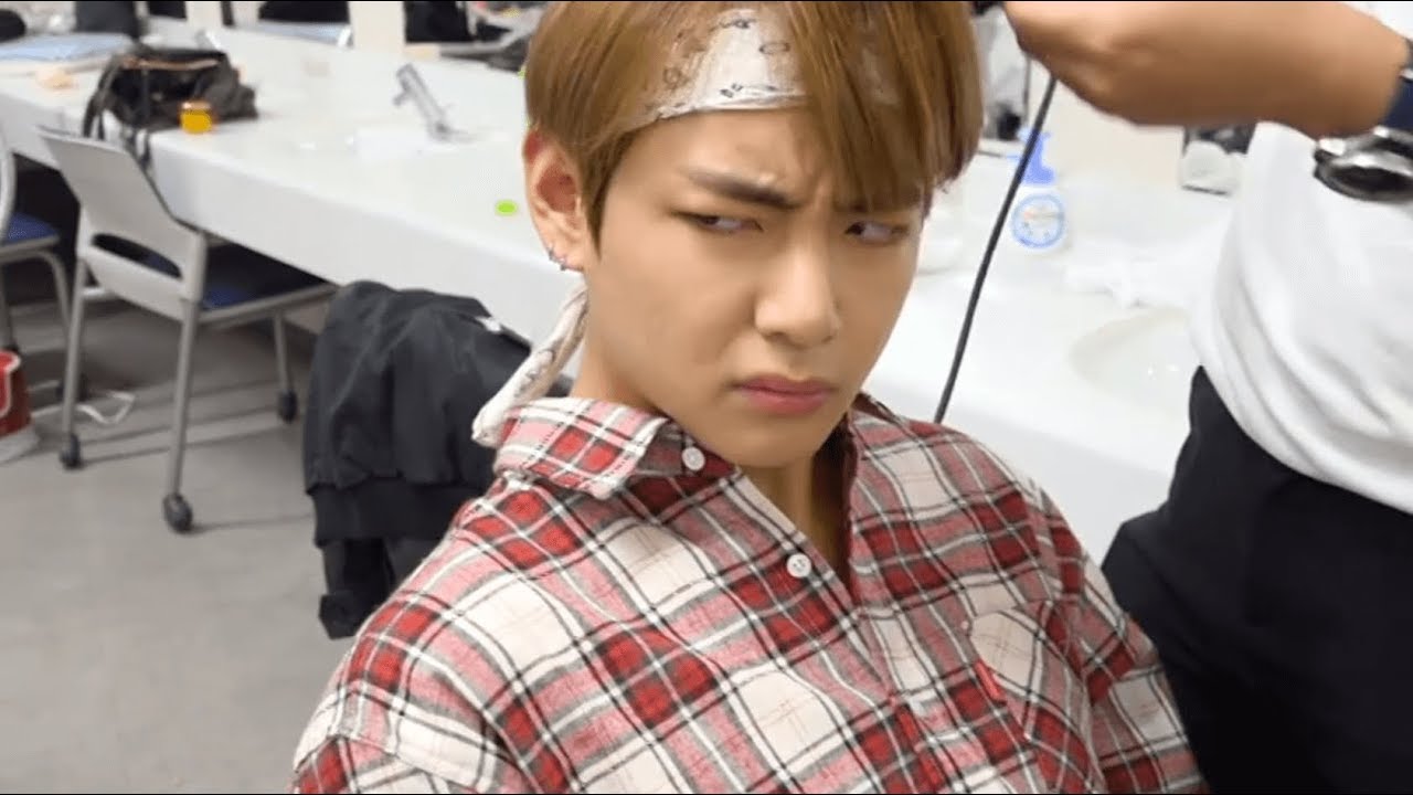 BTS V (방탄소년단) - Kim taehyung cute and funny moments 7