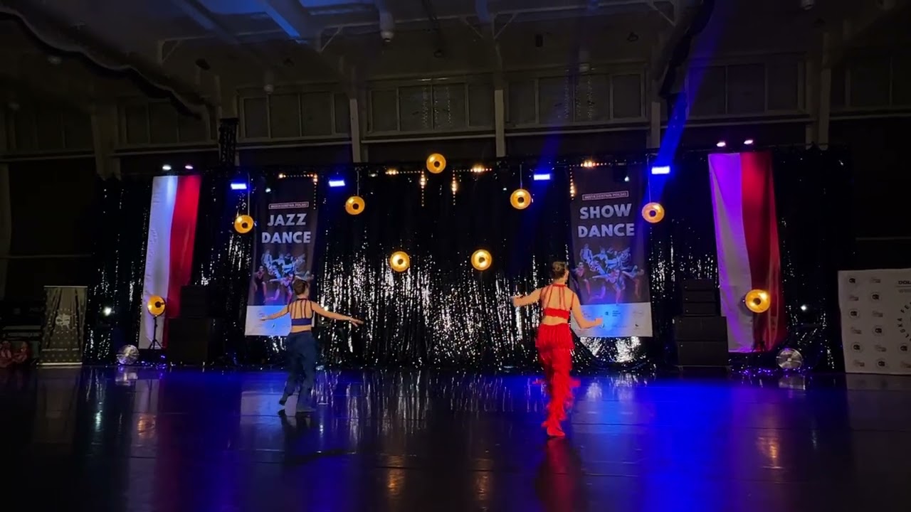 Dominika Kochanowska i Wiktoria Skudło duet jazz 13-14 lat 2022