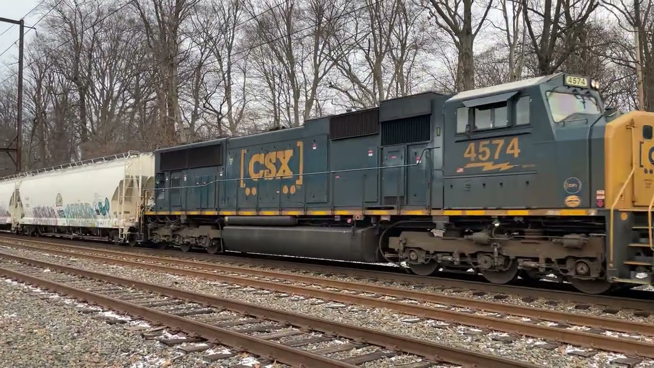 CSX M403 Thru Woodbourne With A SD70MAC duo 