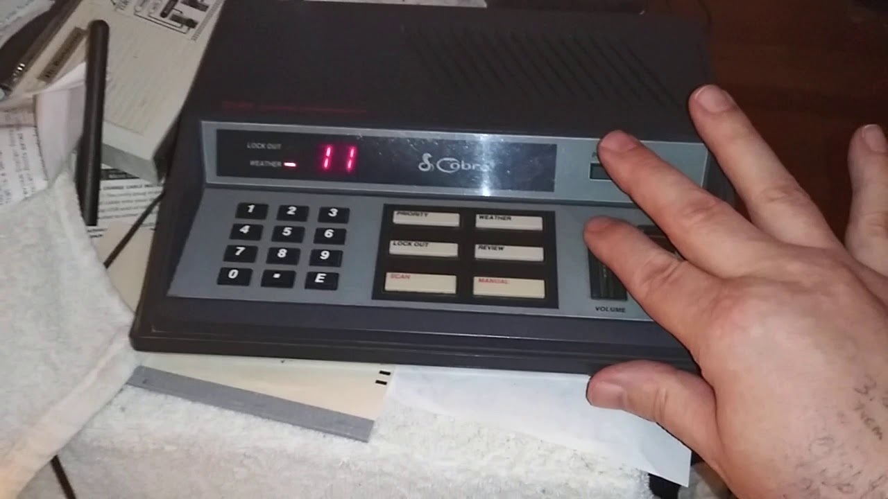 Same Cobra SR900 1992 Scanner cleaned up.