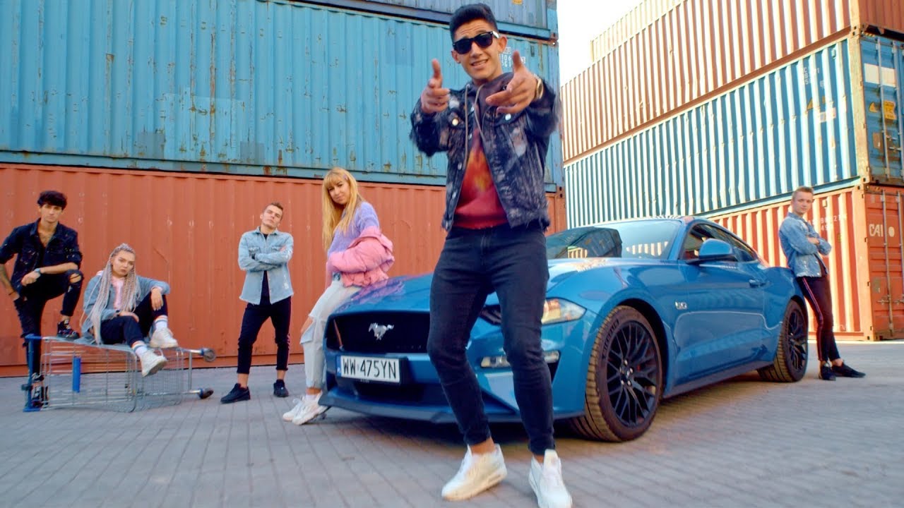 Discoboys - Sypią się serca (Oficjalny teledysk)