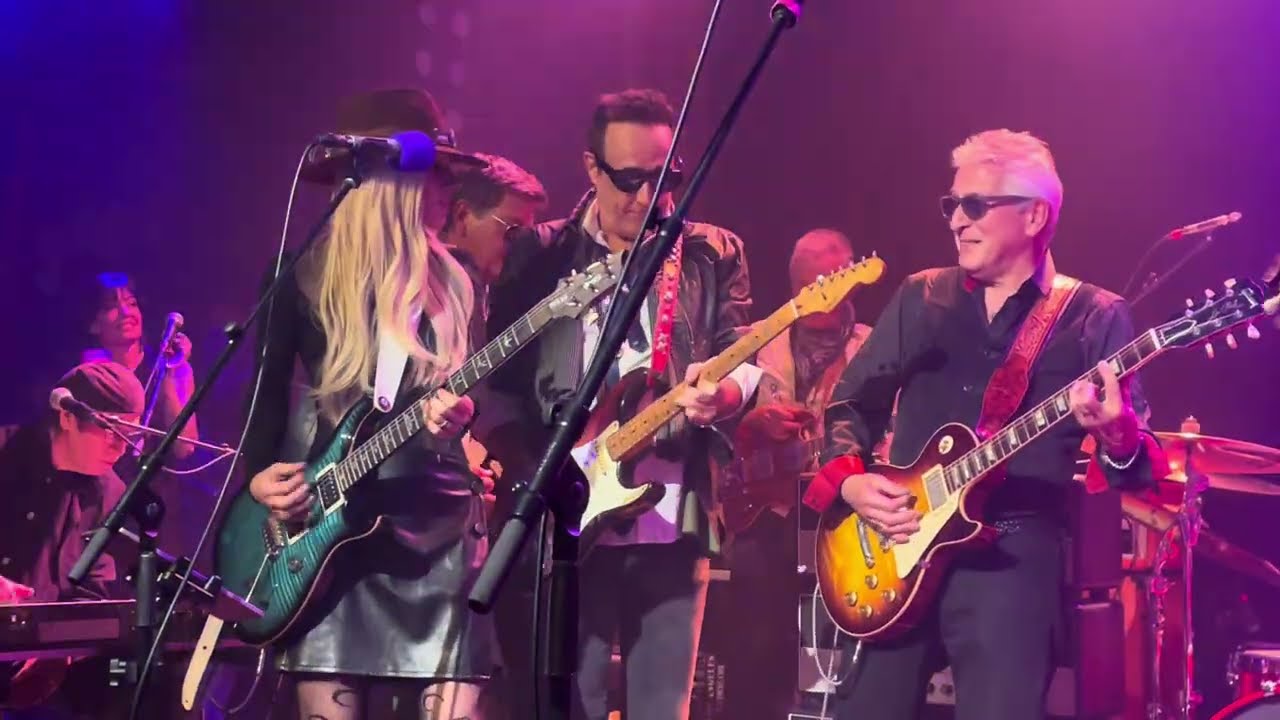 Billy Gibbons w/ Orianthi - Sharp Dressed Man (ZZ Top) - Live The Troubadour Los Angeles CA 12/18/25