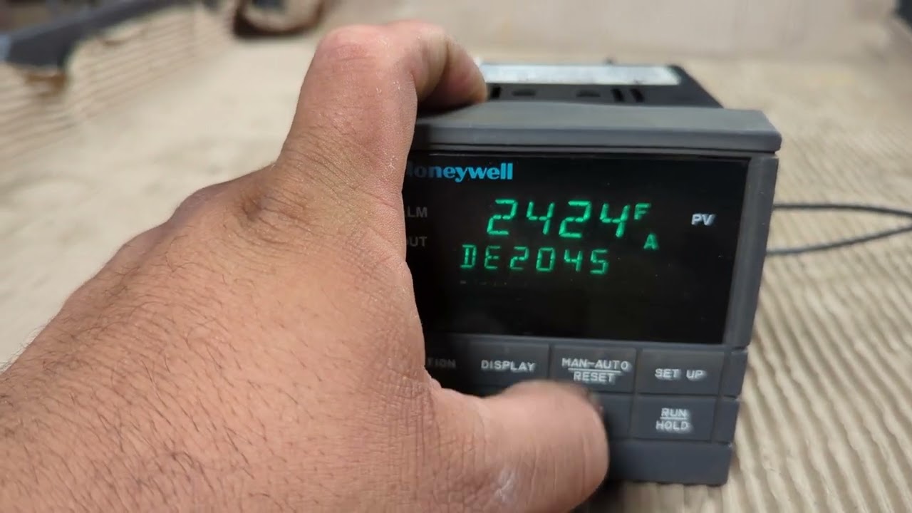 Honeywell UDC2000 Mini-Pro Universal Digital Temperture Controller 120V