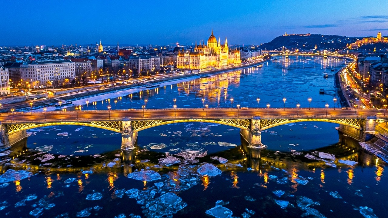 Budapest Winter Tour Along the Danube 4K HDR