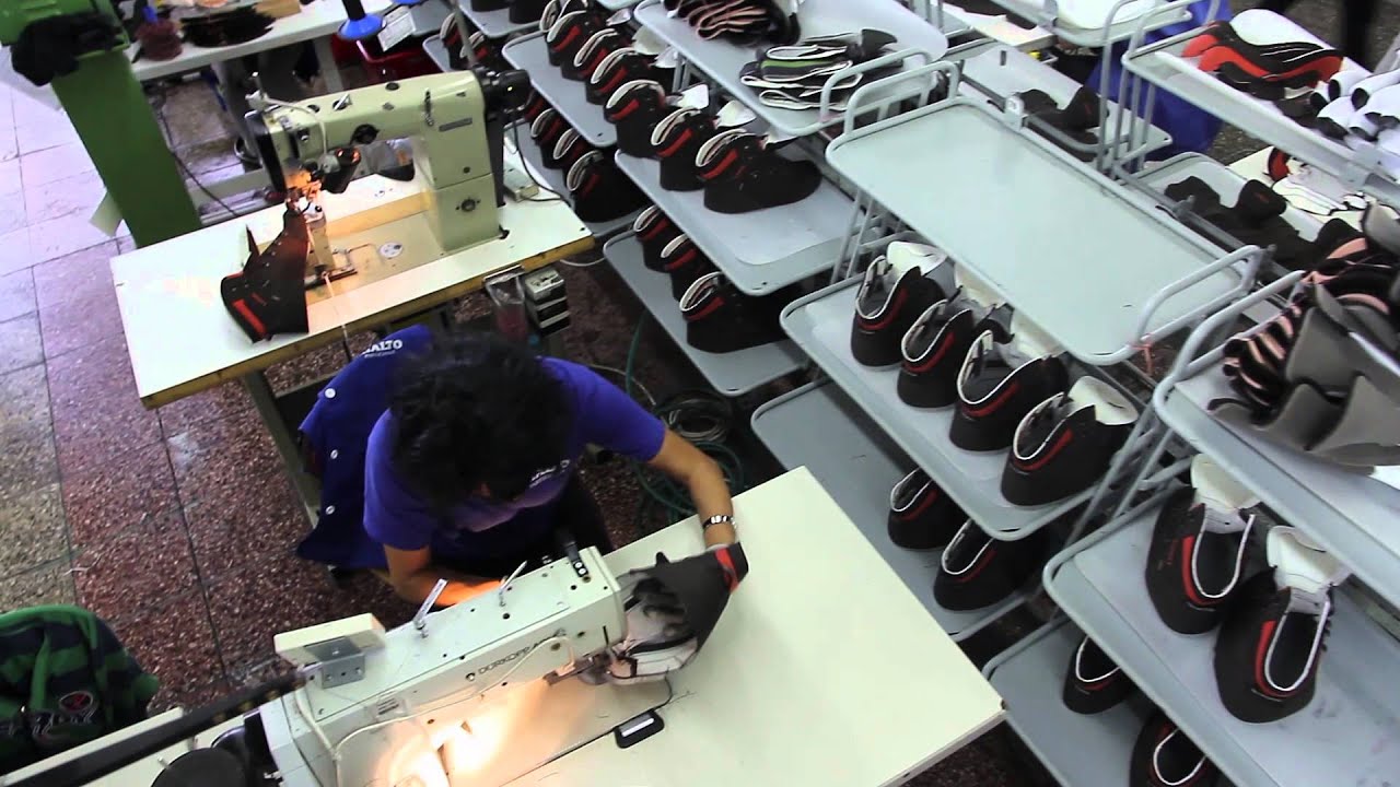 Lowa Monowrap & injection sole technology