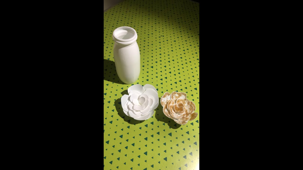 Creaiamo insieme un fiore di carta