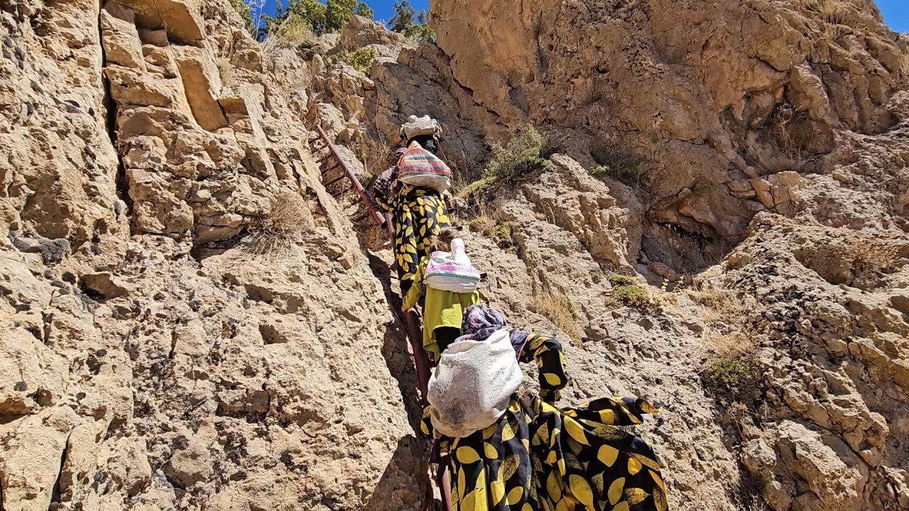Nomadic Life: The Adventure of a Nomadic Family Climbing the Highest Mountain to Pick Pistachios