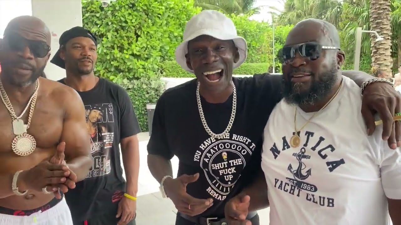 ЛУ СИММС, также известный как основатель DA LYNCH MOB, OG DANIEL & JERRY WOO, CHOP IT UP У БАССЕЙ...