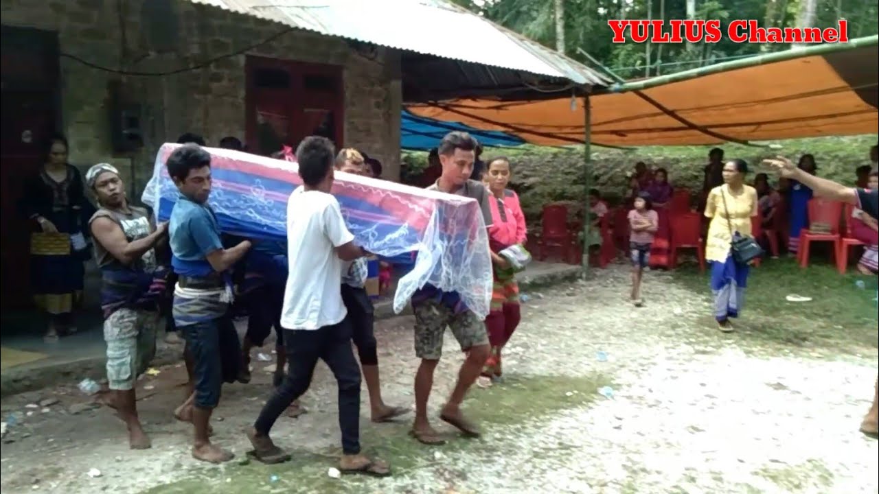 Budaya Pemakaman orang meninggal di Sumba