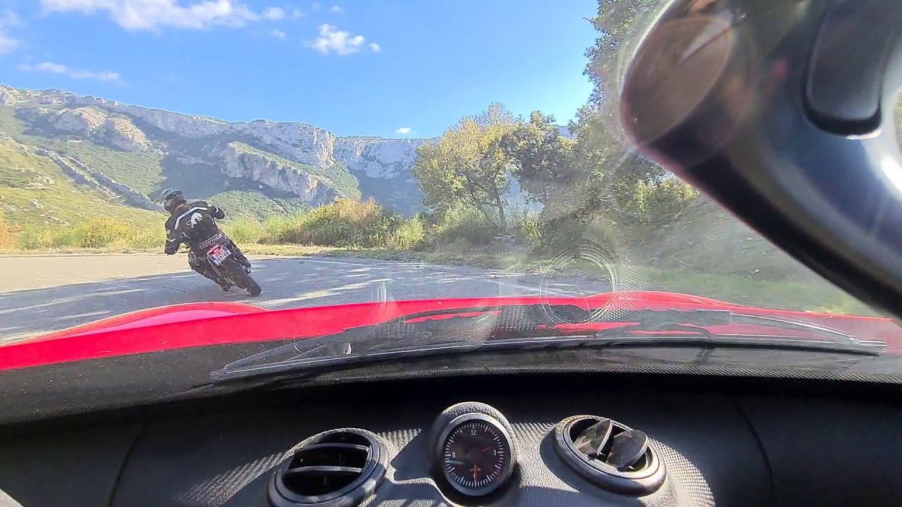 je descend l'espigoulier et je double 3 motos 🏍