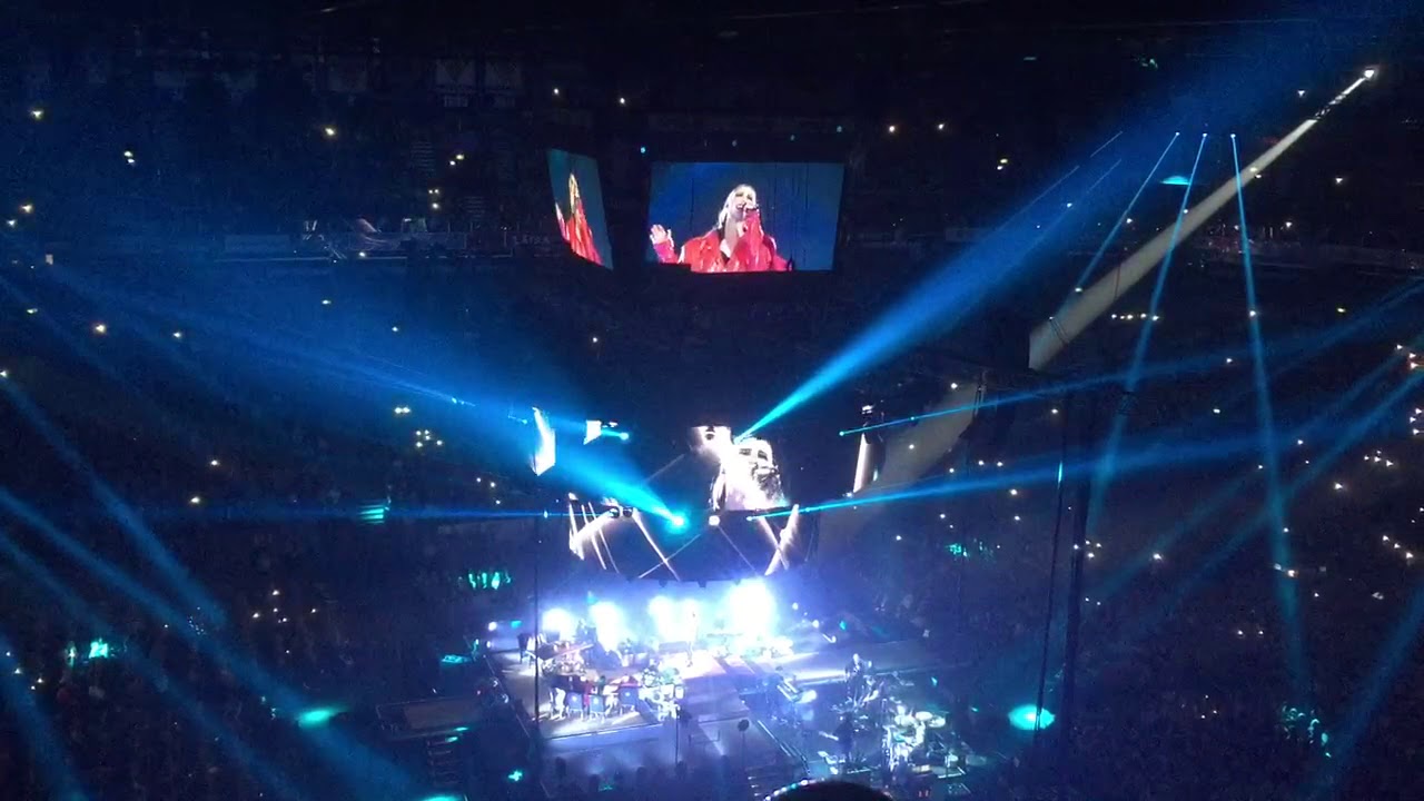 Vain Elämää Live - Jenni Vartiainen - Keinu