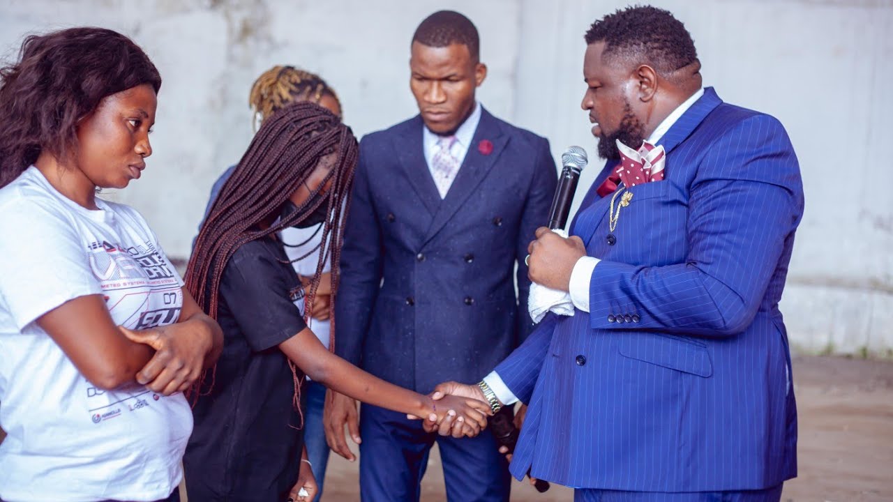 SERVICE PROPHÉTIQUE QUI A FAIT PLEURER LES GENS avec le prophète Djimy Mbaya