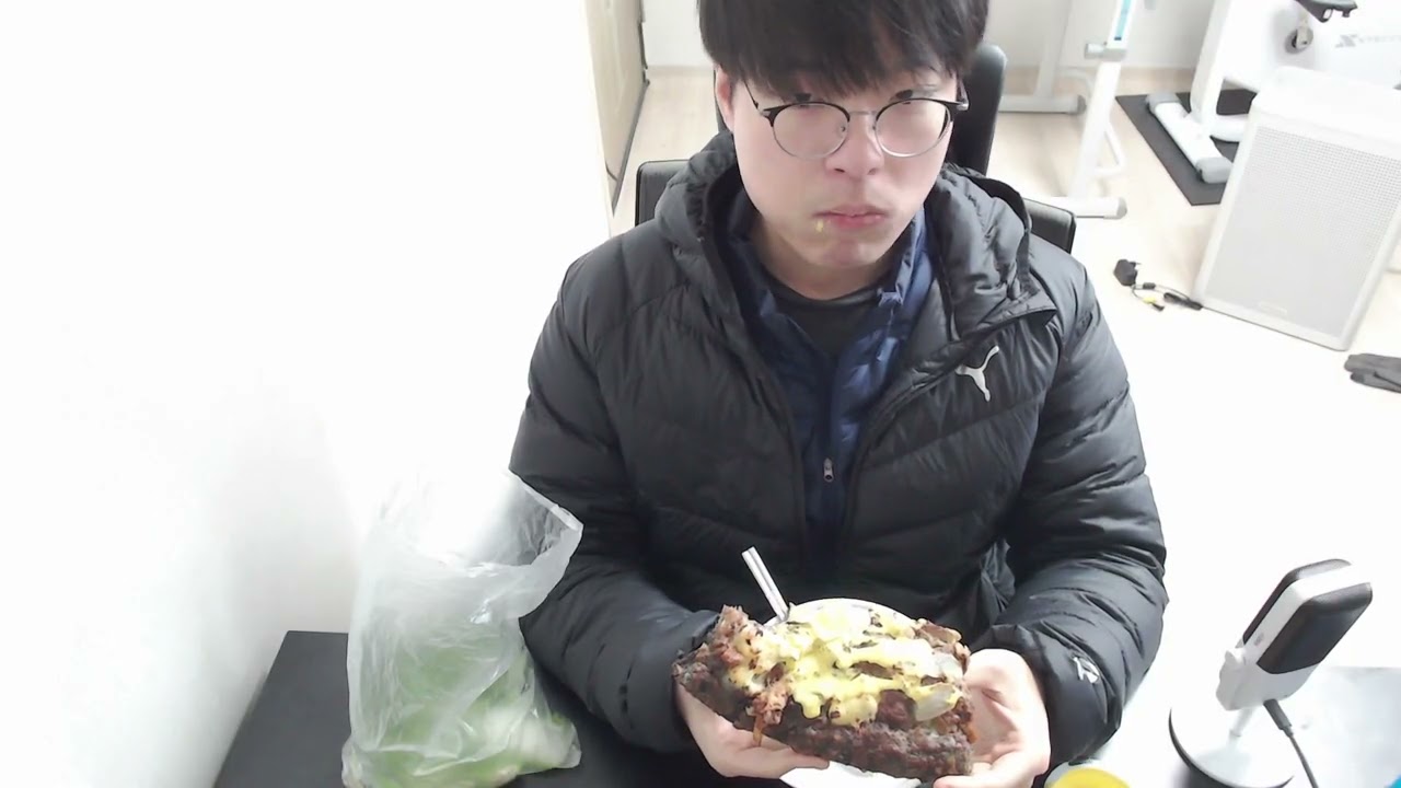 2월 26일 목요일 점심 피자