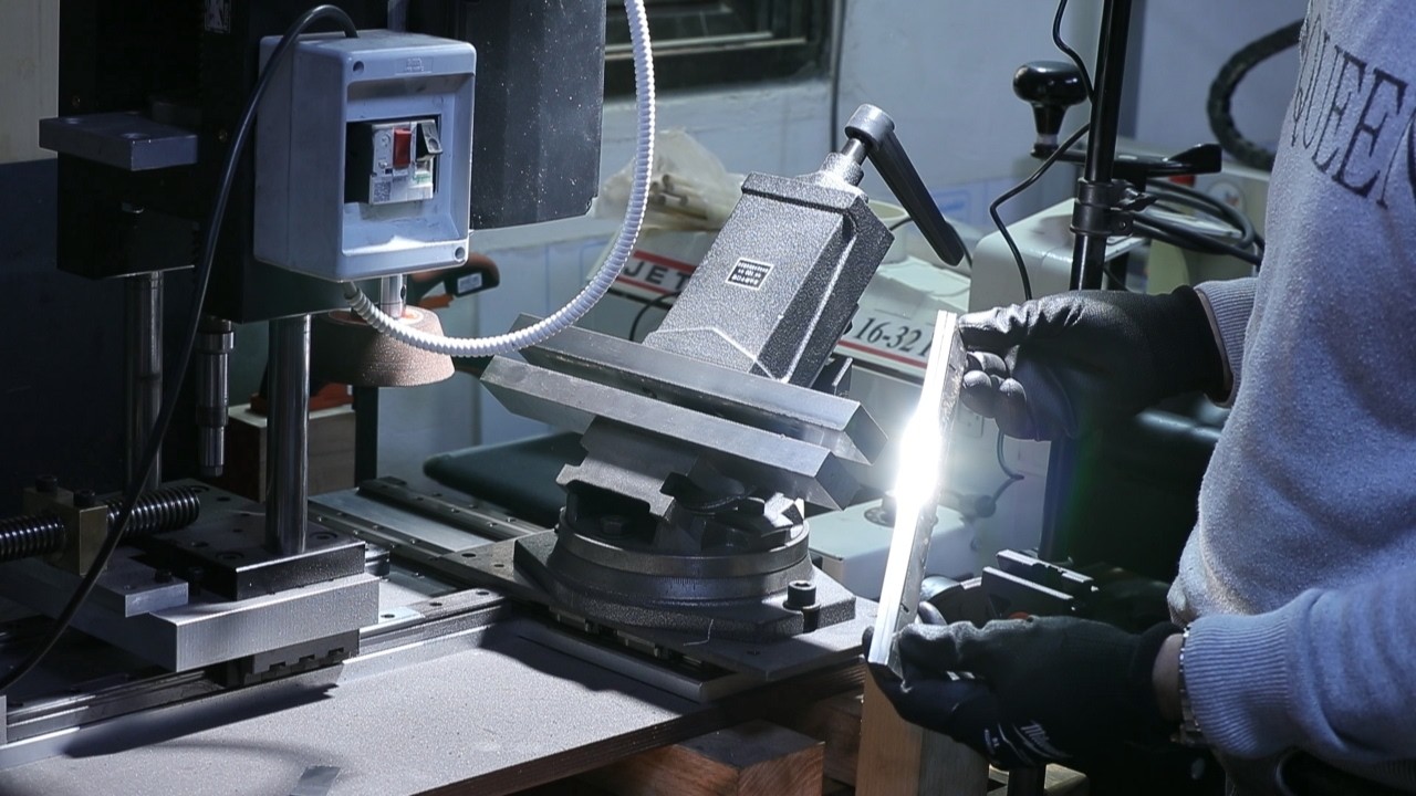I made a Frankenstein machine! to sharpen jointer blades