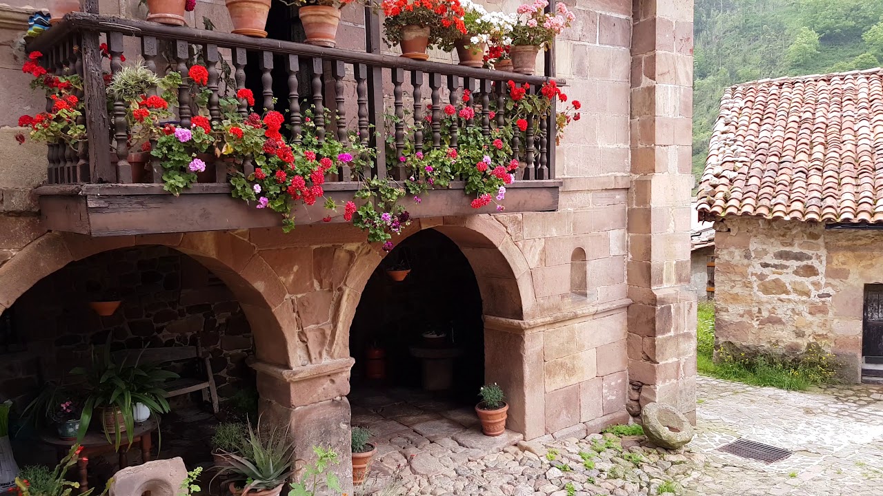 PUEBLOS DE CANTABRIA -- CARMONA