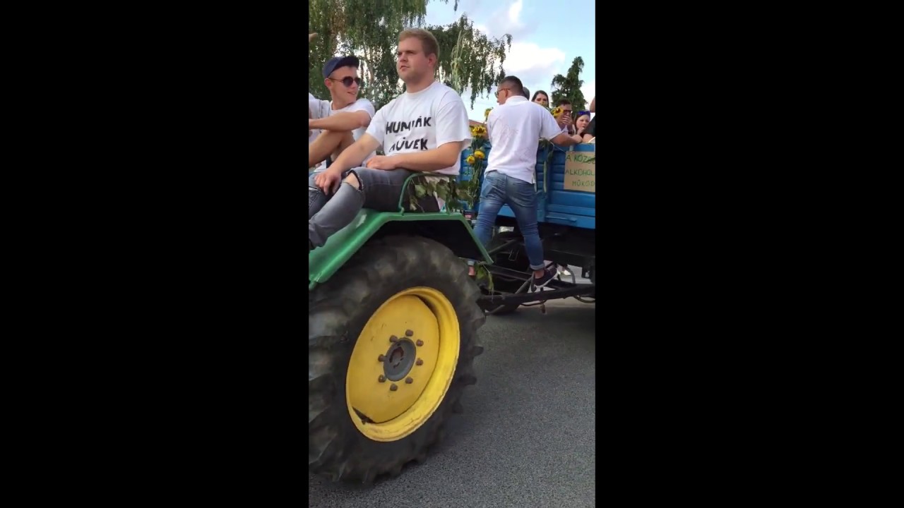 Bozsok Sz&uuml;reti Felvonulas 2017
