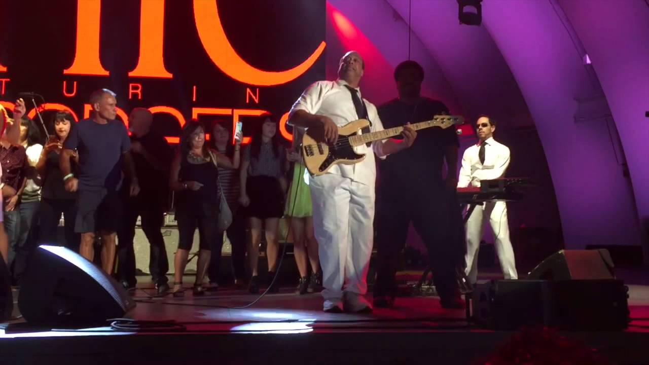 CHIC feat. Nile Rodgers - Good Times (bass jam) - Hollywood Bowl - October 1, 2015 (HD)