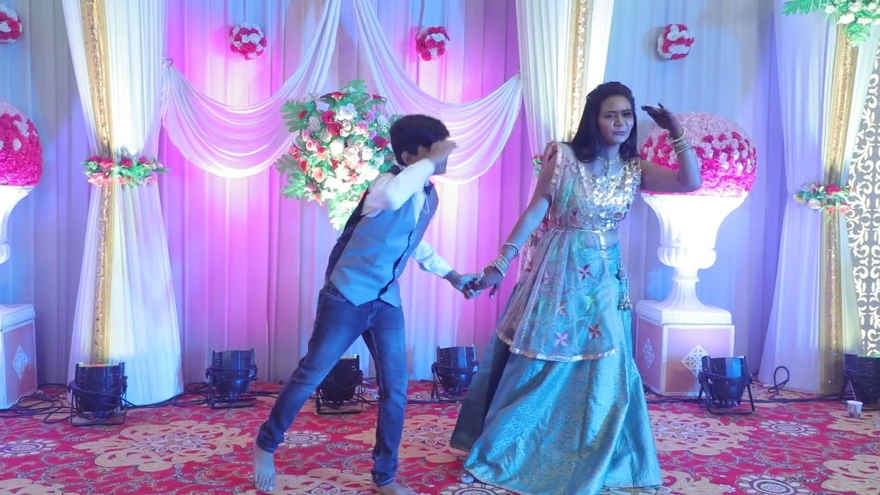 Tu Jo Mila...#aashiyanamera #momandson #motherand son dance