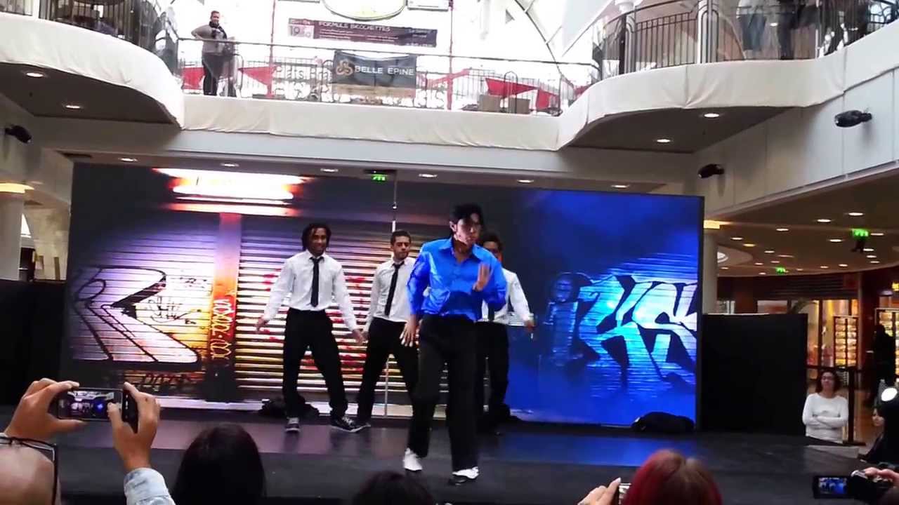 Christopher Gasper preforming Smooth criminal, Dangerous & The way you make me feel.