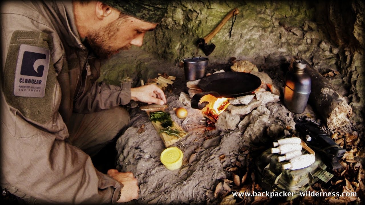 Bushcraft kochen in der H&ouml;hle am Feuer 